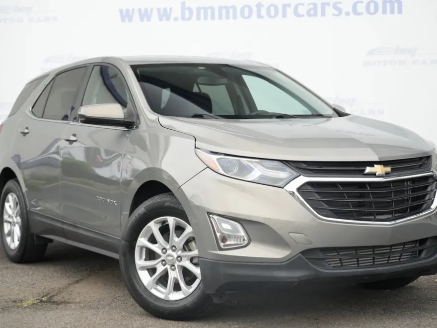 2018 Chevrolet Equinox LT photo 1