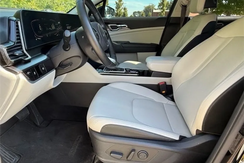 2023 Kia Sportage EX photo 1
