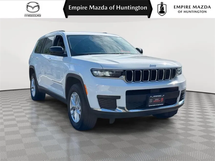 2022 Jeep Grand Cherokee Laredo photo 1