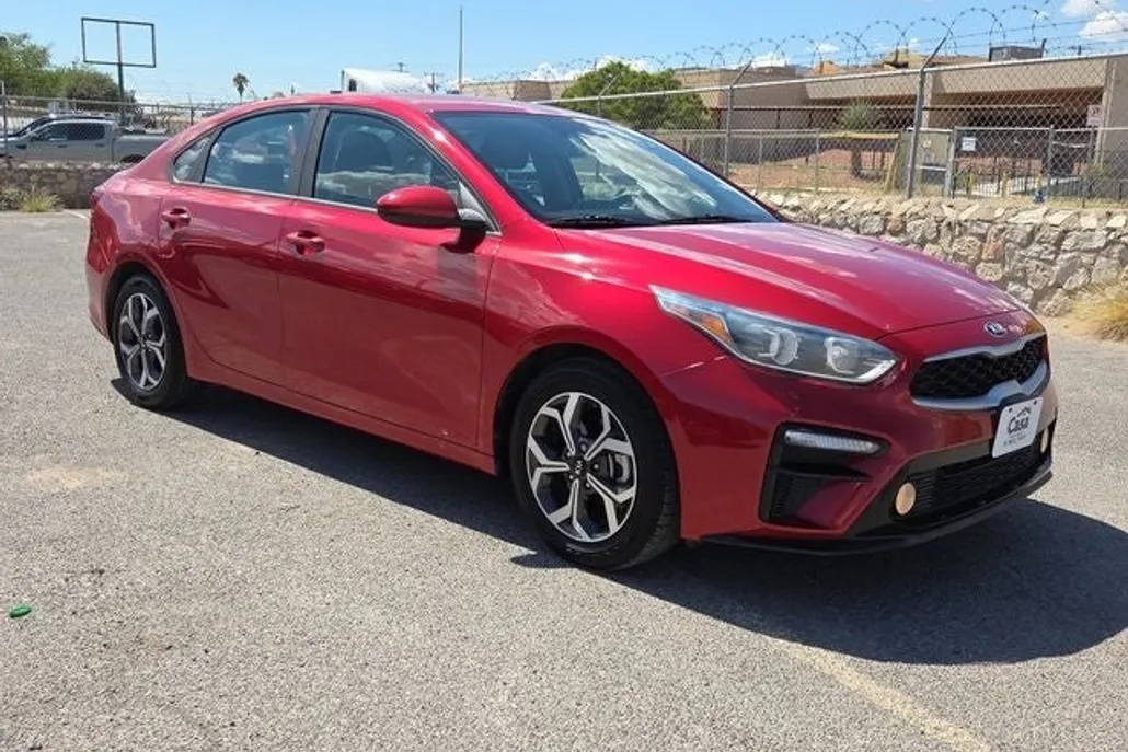 2020 Kia Forte LXS photo 1