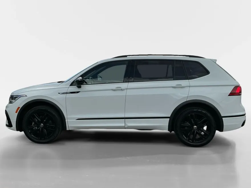 2022 Volkswagen Tiguan SE R-Line Black photo 1