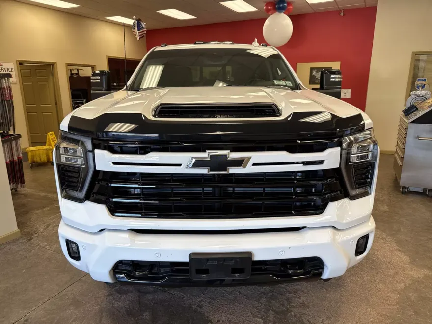 2024 Chevrolet Silverado 2500HD LTZ photo 1