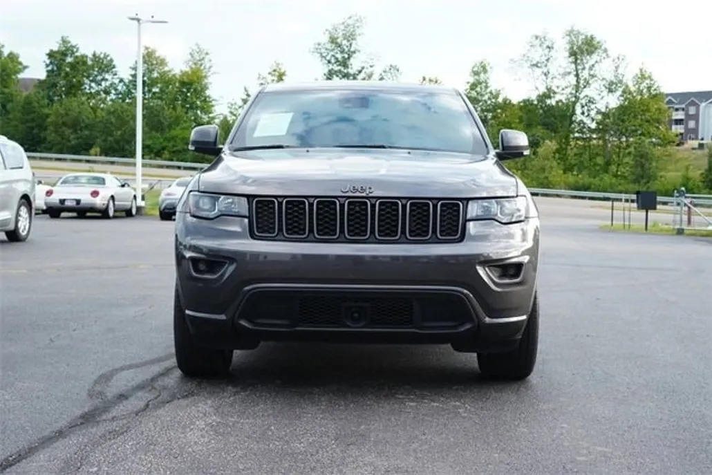 2021 Jeep Grand Cherokee Anniversary Edition photo 1