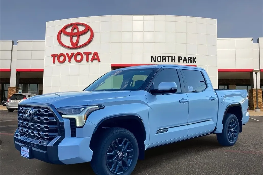 2026 Toyota Tundra Platinum CrewMax photo 1