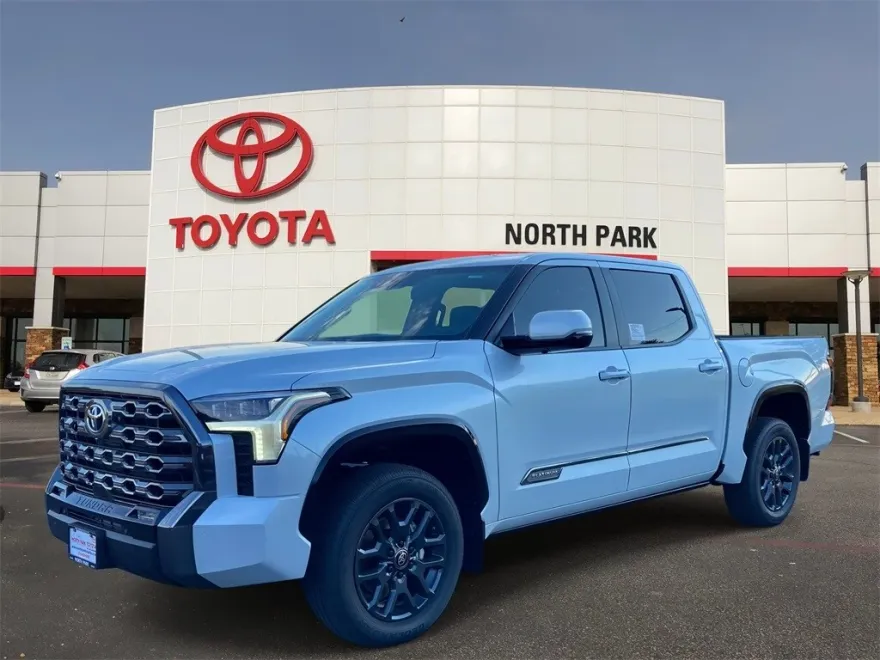 2026 Toyota Tundra Platinum CrewMax photo 1