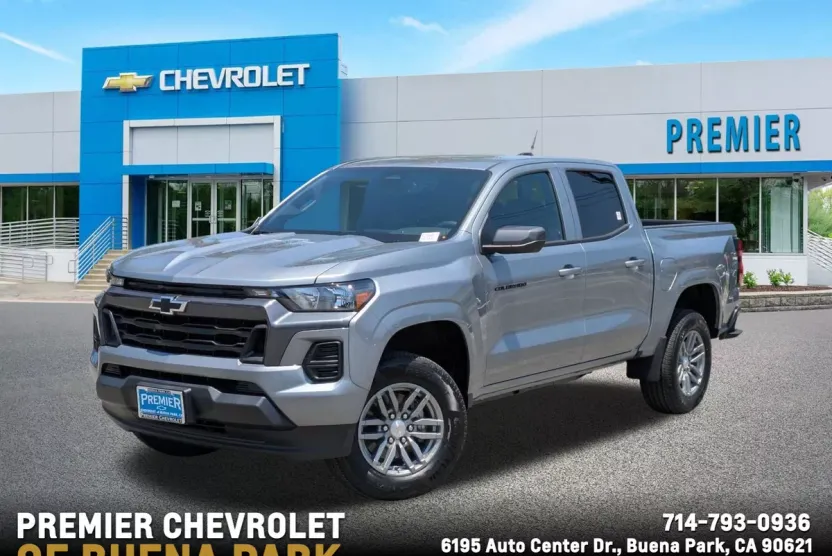 2025 Chevrolet Colorado Work Truck LT photo 1