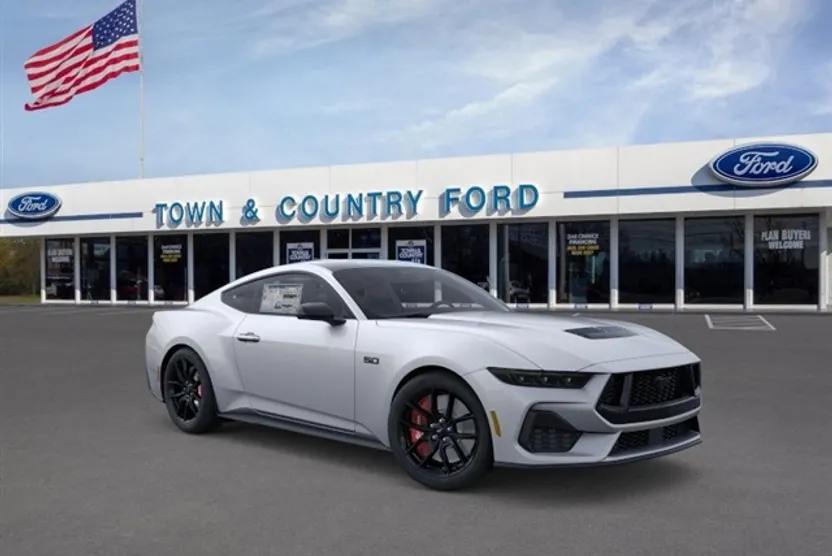 2025 Ford Mustang GT photo 1