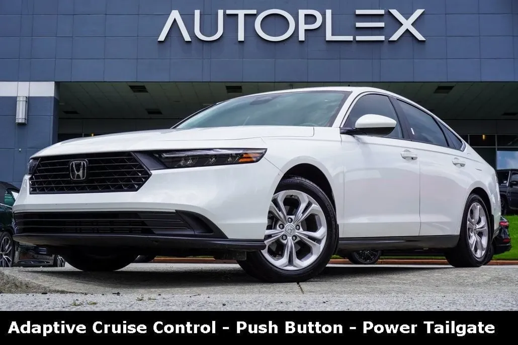 2025 Honda Accord LX photo 1