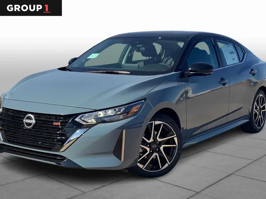 2025 Nissan Sentra SR photo 1