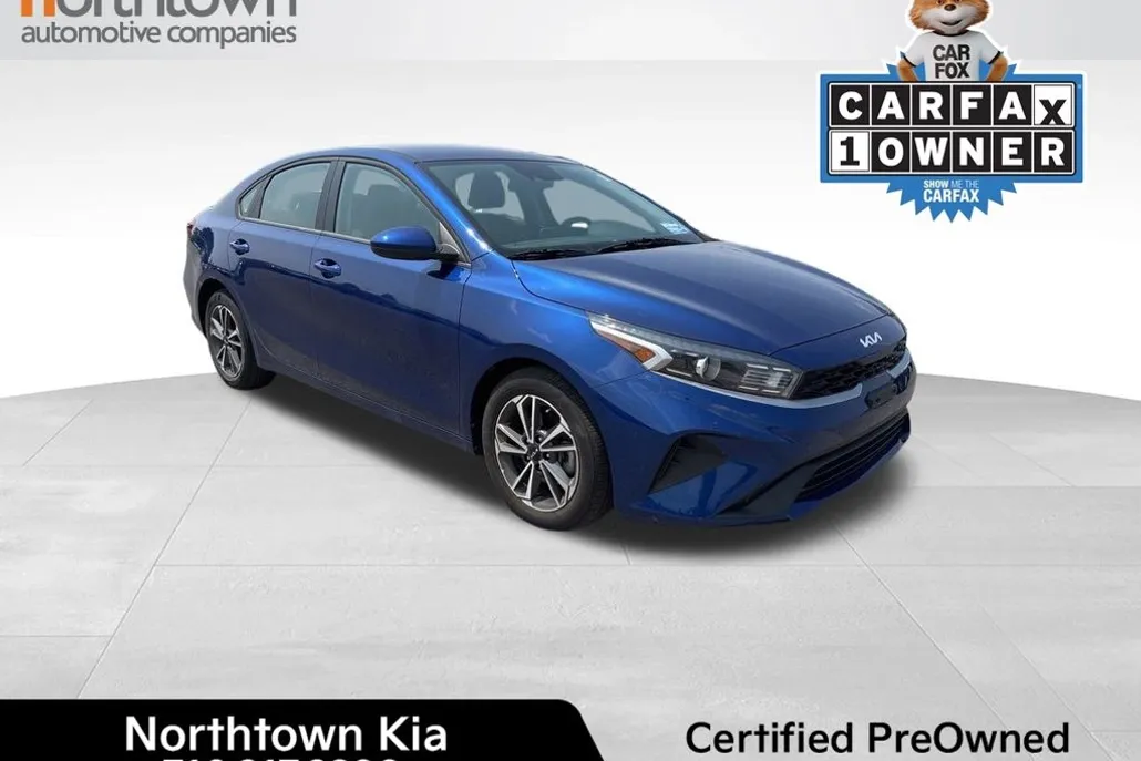 2022 Kia Forte LXS photo 1