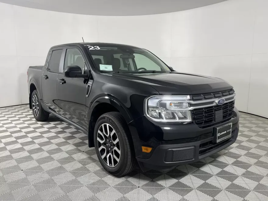2023 Ford Maverick Lariat photo 1