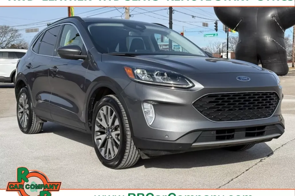 2022 Ford Escape Titanium photo 1