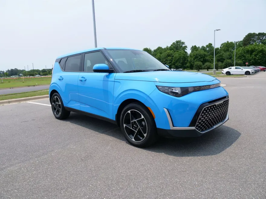 2024 Kia Soul EX photo 1