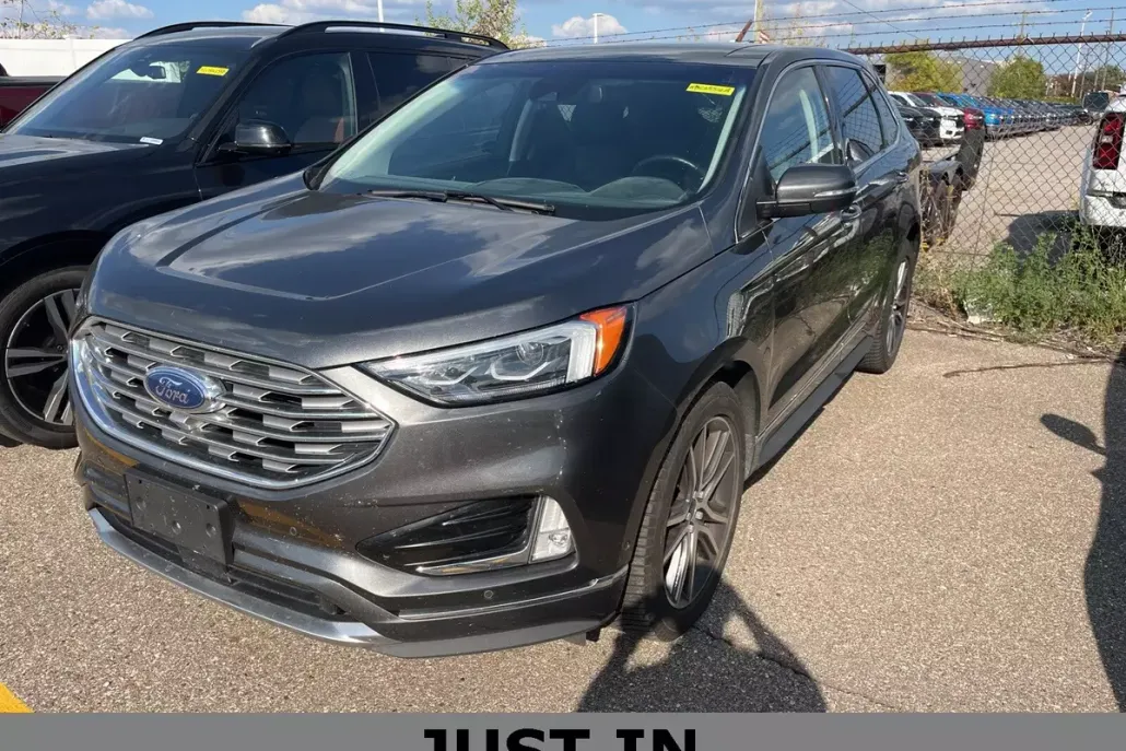 2019 Ford Edge Titanium photo 1