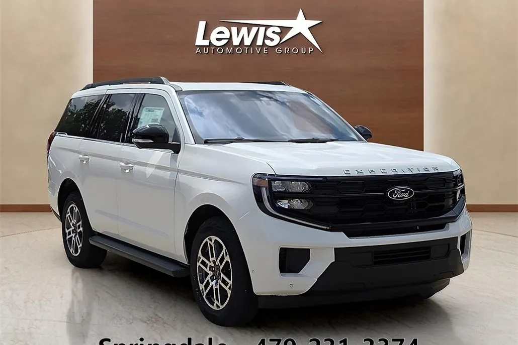 2025 Ford Expedition photo 1