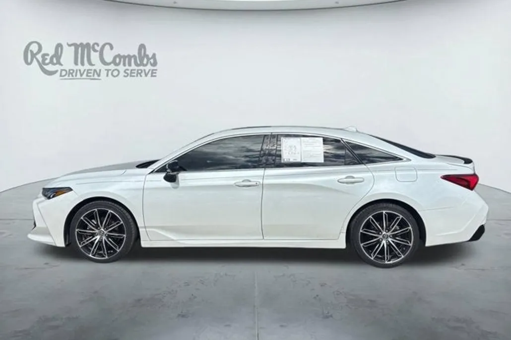 2019 Toyota Avalon XSE photo 1