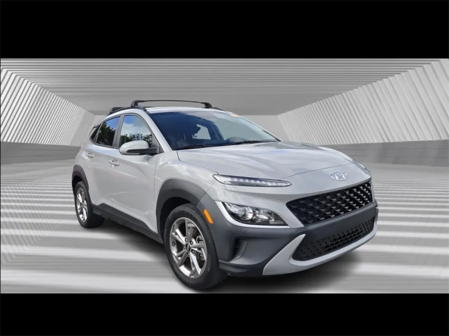 2022 Hyundai Kona SEL photo 1