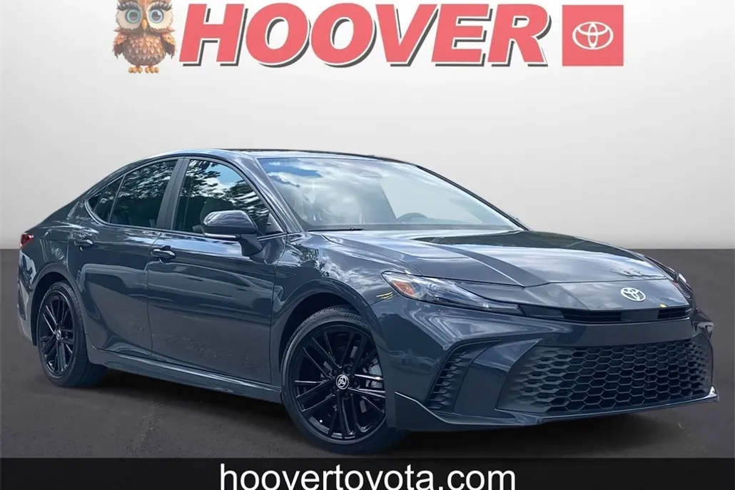 2025 Toyota Camry SE photo 1