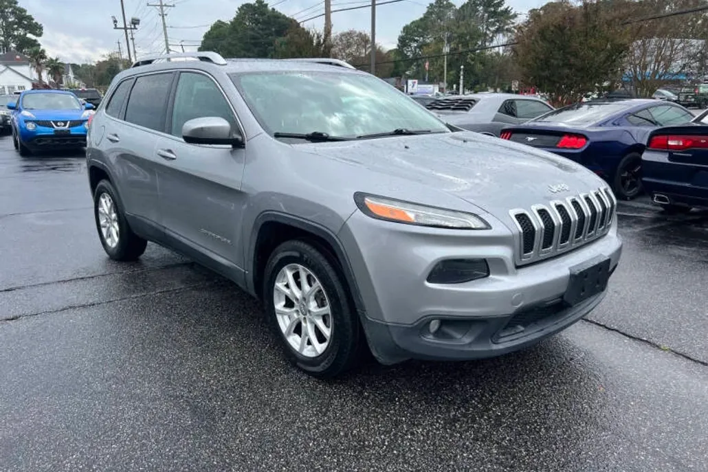 2015 Jeep Cherokee Latitude photo 1