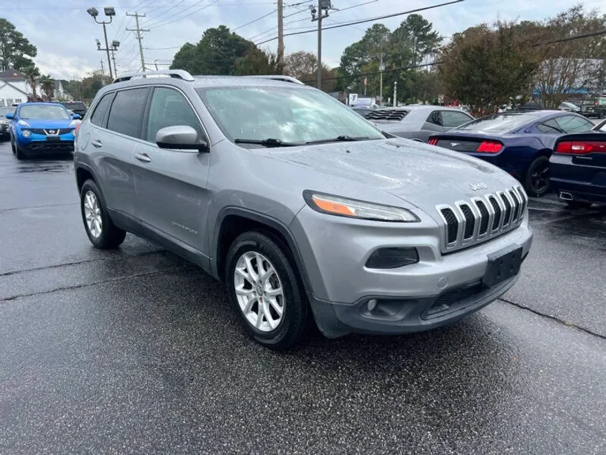 2015 Jeep Cherokee Latitude photo 1