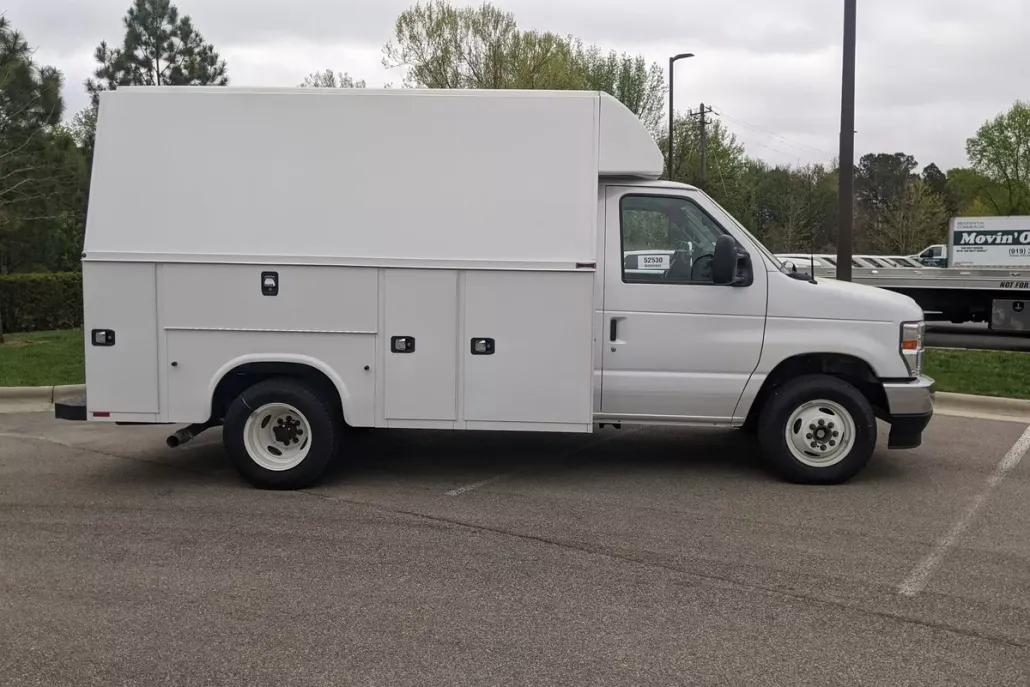 2025 Ford E-350 Base photo 1
