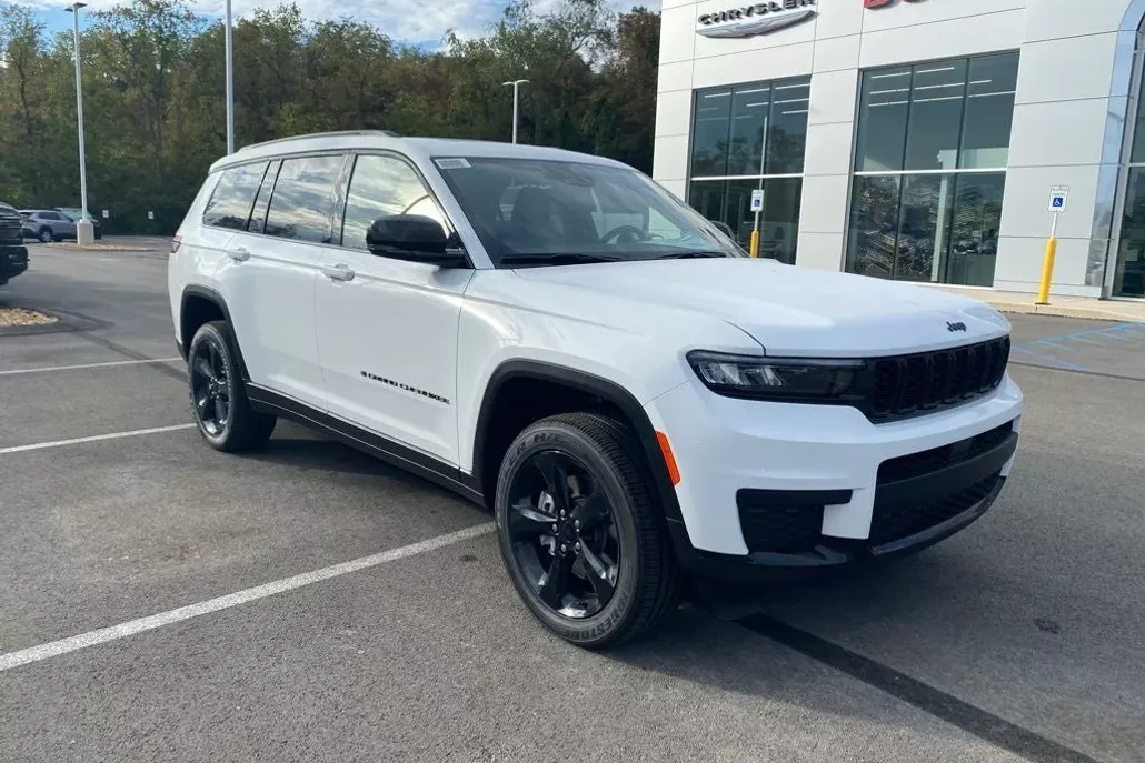 2025 Jeep Grand Cherokee Altitude X photo 1