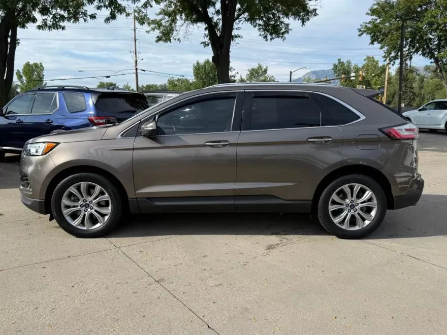 2019 Ford Edge Titanium photo 1