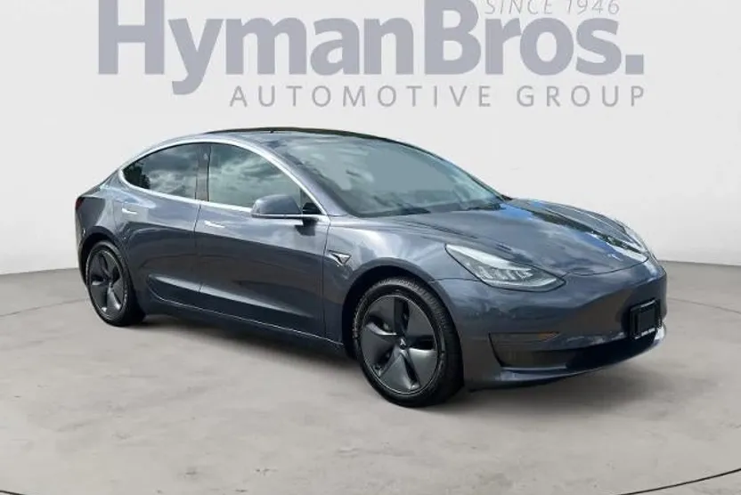 2020 Tesla Model 3 Standard Range photo 1