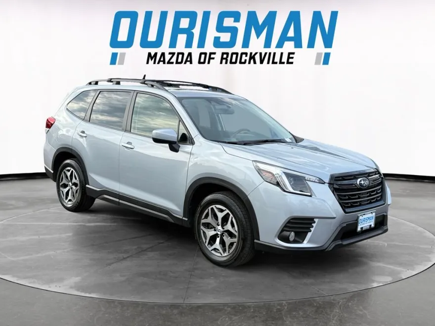 2023 Subaru Forester Premium photo 1