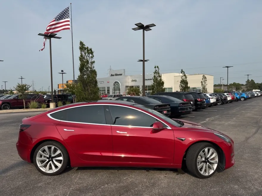 2018 Tesla Model 3 Long Range photo 1