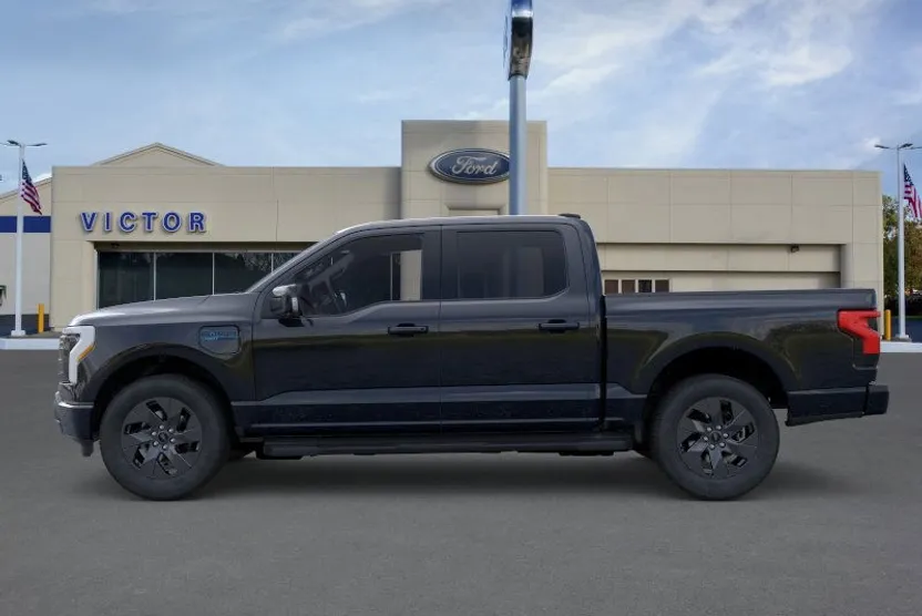2025 Ford F-150 Lightning Lariat photo 1