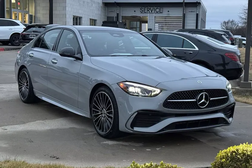 2025 Mercedes Benz C photo 1