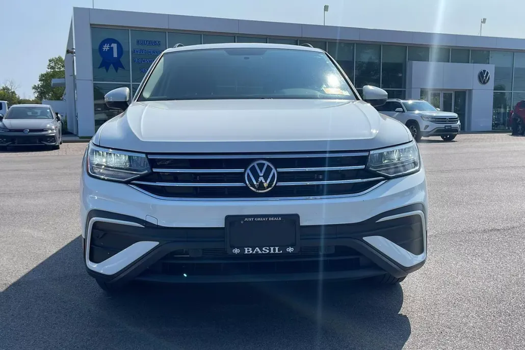 2022 Volkswagen Tiguan S photo 1