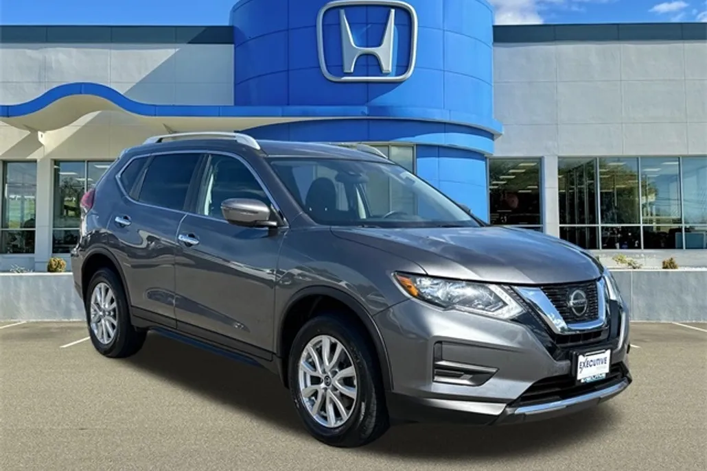 2019 Nissan Rogue SV photo 1