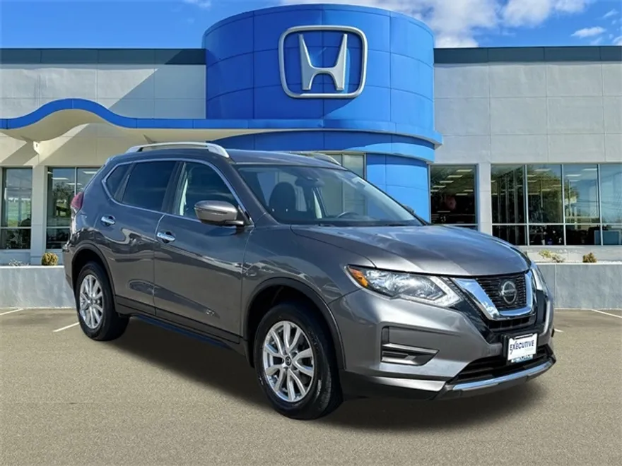 2019 Nissan Rogue SV photo 1