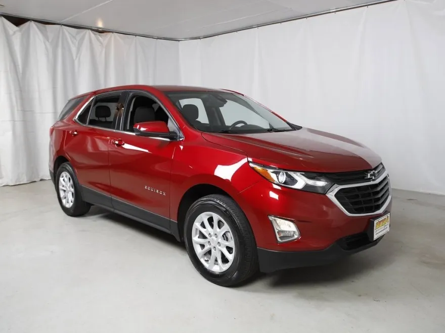 2020 Chevrolet Equinox LT photo 1