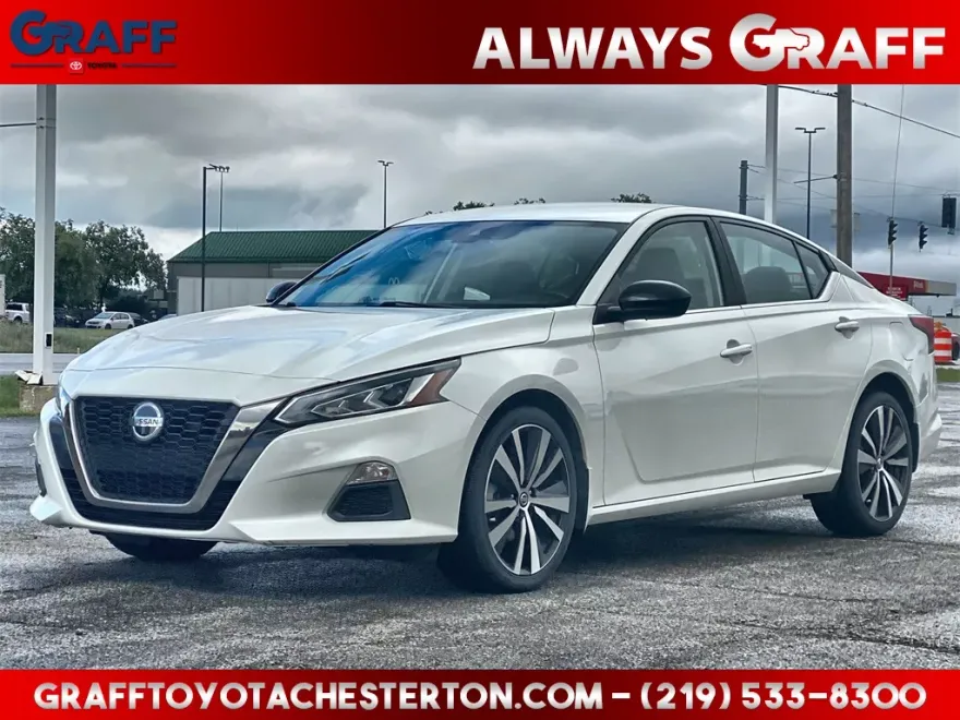 2022 Nissan Altima 2.5 SR photo 1
