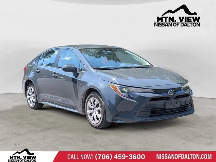 2023 Toyota Corolla LE photo 1
