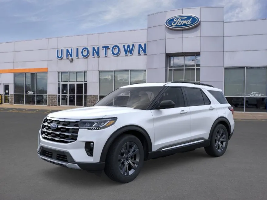 2025 Ford Explorer photo 1
