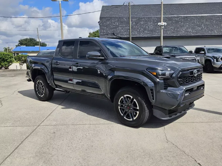 2025 Toyota Tacoma TRD Sport photo 1