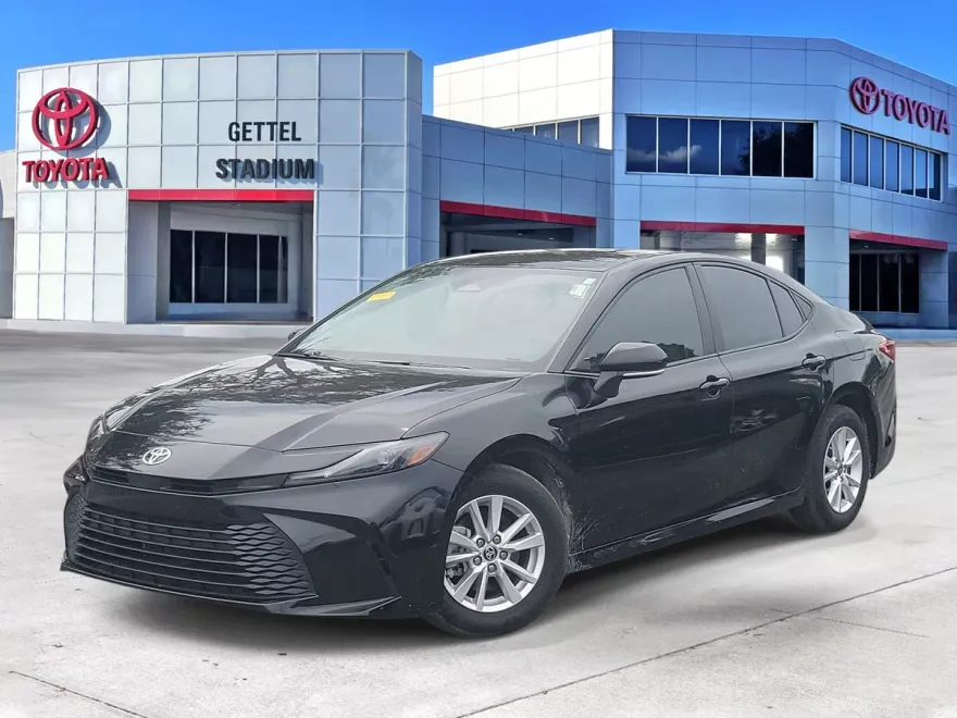 2025 Toyota Camry LE photo 1