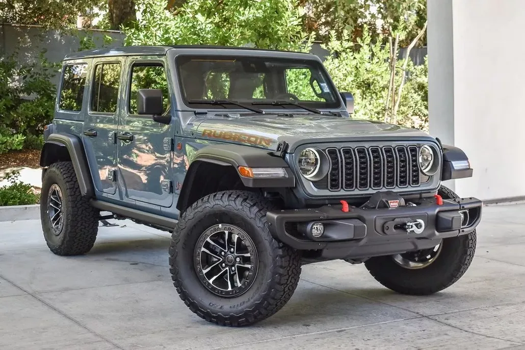 2025 Jeep Wrangler Rubicon photo 1