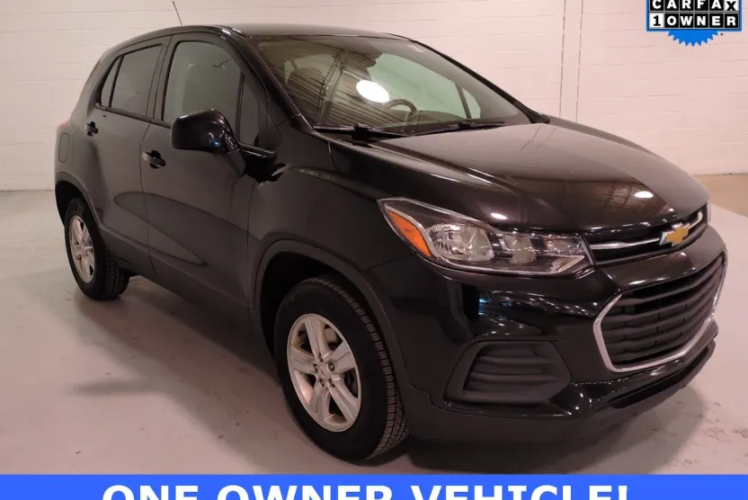2020 Chevrolet Trax LS photo 1