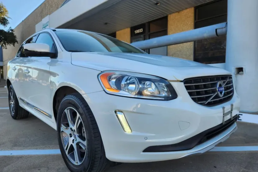 2015 Volvo XC60 T6 Premier Plus photo 1