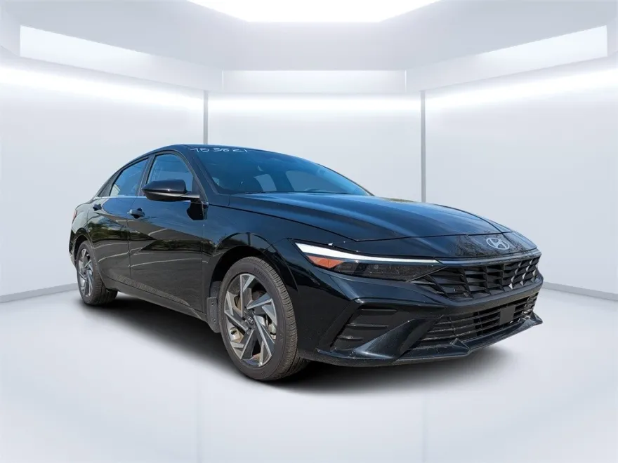 2024 Hyundai Elantra SEL Convenience photo 1