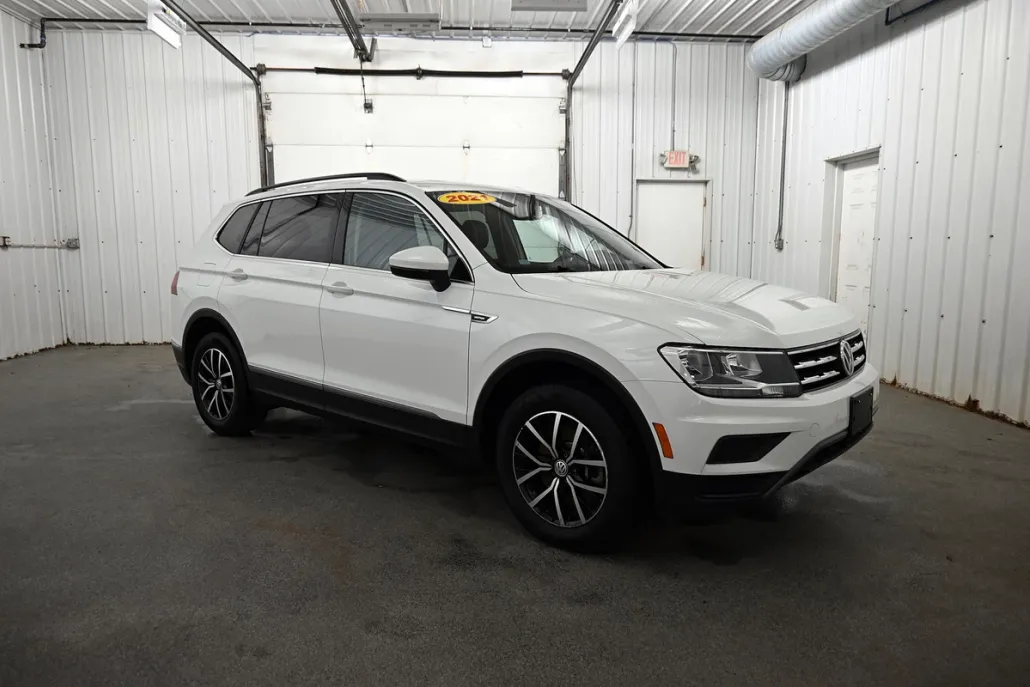2021 Volkswagen Tiguan SE photo 1