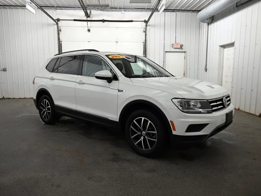 2021 Volkswagen Tiguan SE photo 1