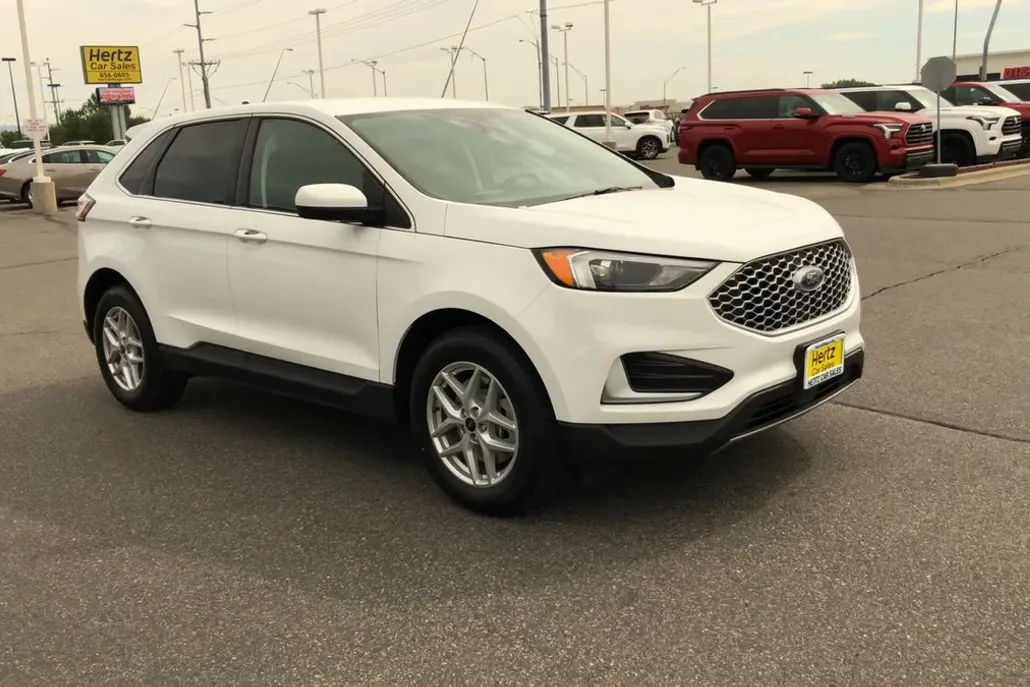 2024 Ford Edge SEL photo 1
