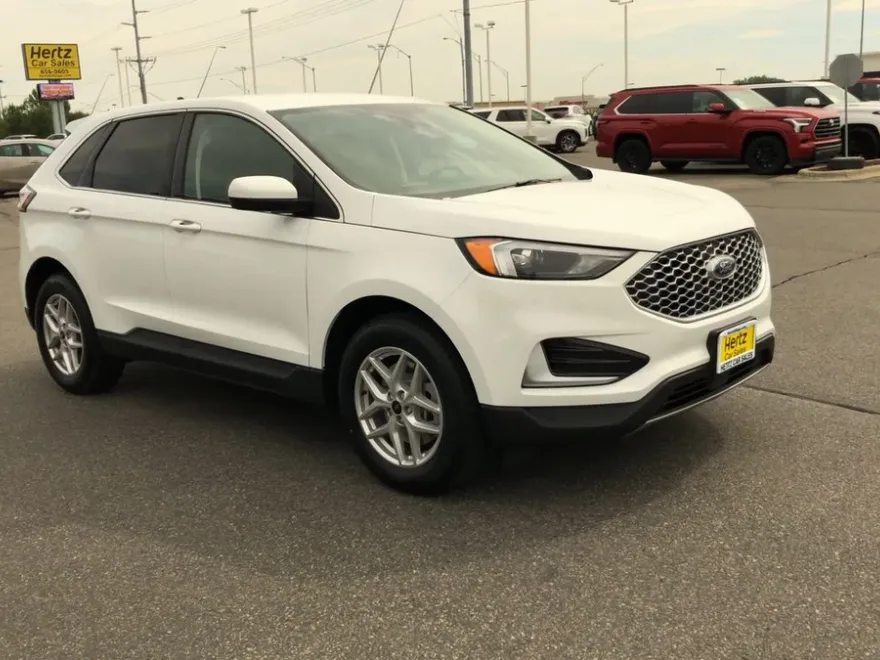 2024 Ford Edge SEL photo 1