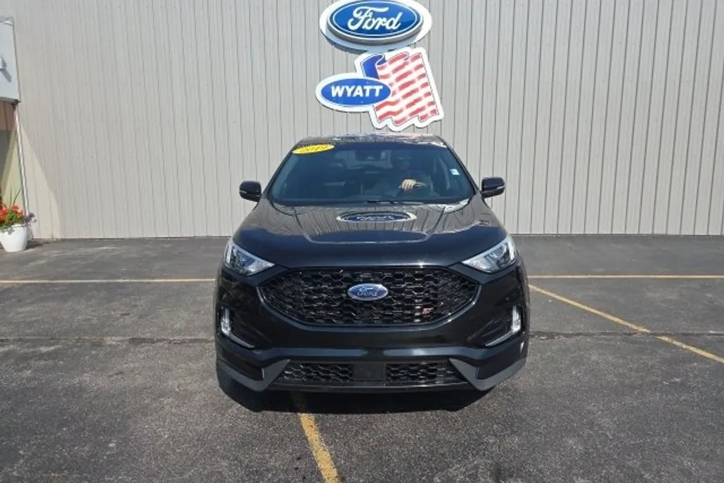 2019 Ford Edge ST photo 1